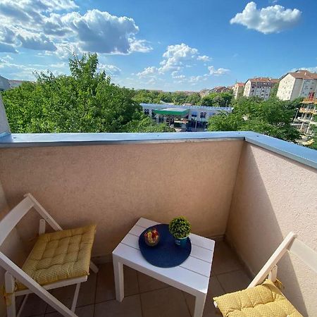 D Apartment Free Private Parking Fast Wi-Fi Нови-Сад Экстерьер фото
