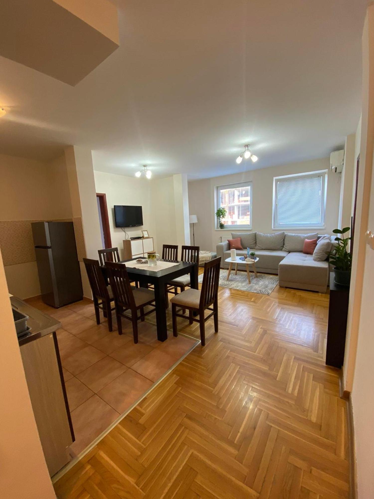 D Apartment Free Private Parking Fast Wi-Fi Нови-Сад Экстерьер фото