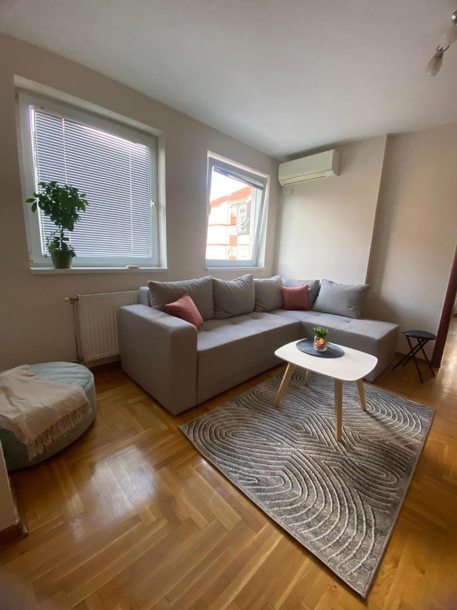 D Apartment Free Private Parking Fast Wi-Fi Нови-Сад Экстерьер фото